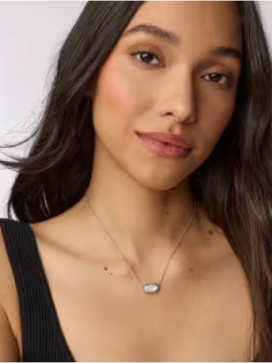 Jewelry - Kendra Scott Elisa Silver Pendant Necklace in Ivory Mother-of-Pearl